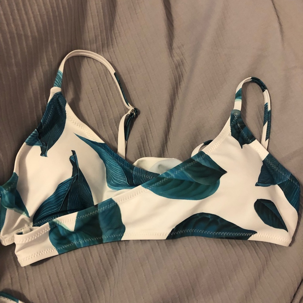 Cupshe White Leaf Print Swimsuit